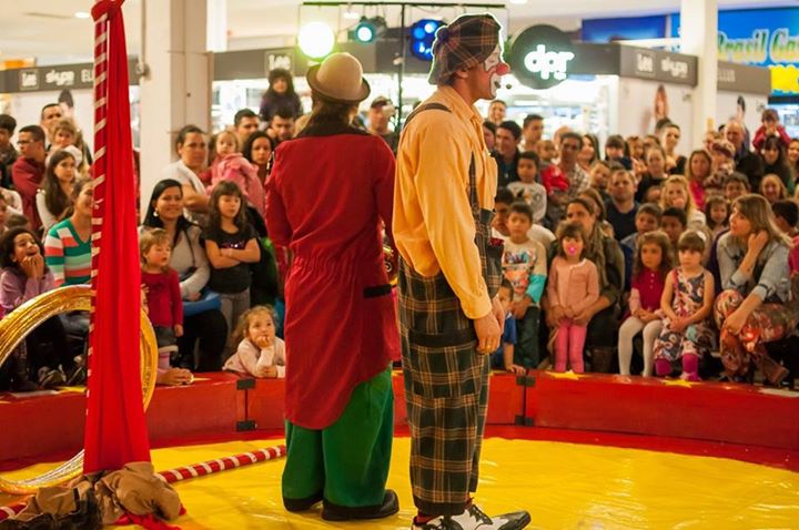 Apresentações Circenses Gratuitas Muralzinho de Ideias