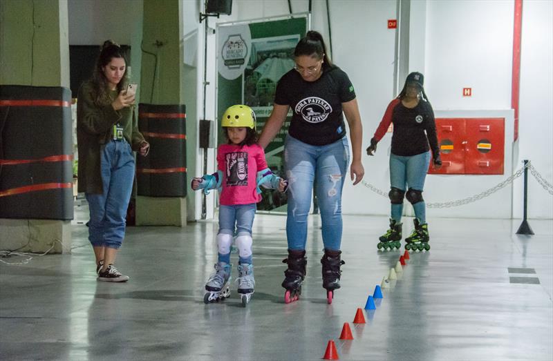 Aulas de patinação gratuitas no Mercado Municipal Capão Raso