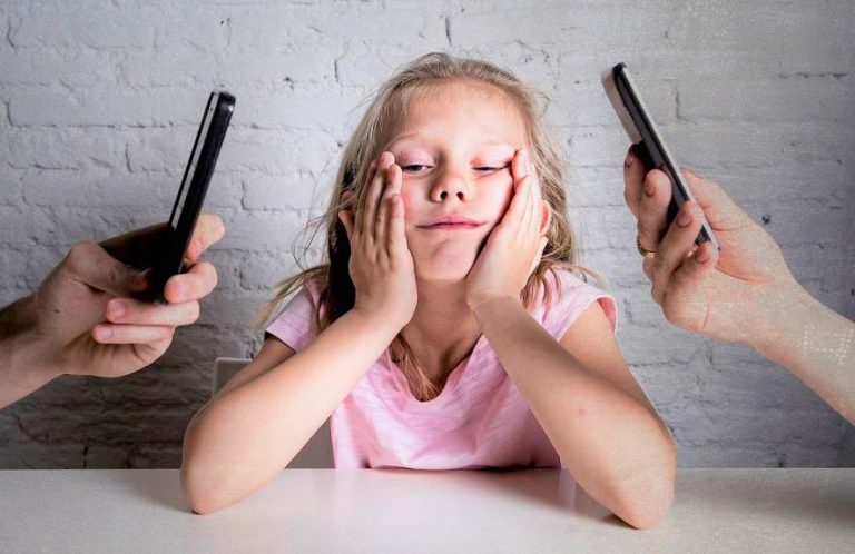Campanha incentiva pais a “trocarem” o celular pelos filhos
