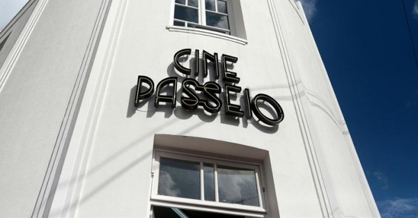 Luz, câmera, ação: Curitiba inaugura cinema de rua
