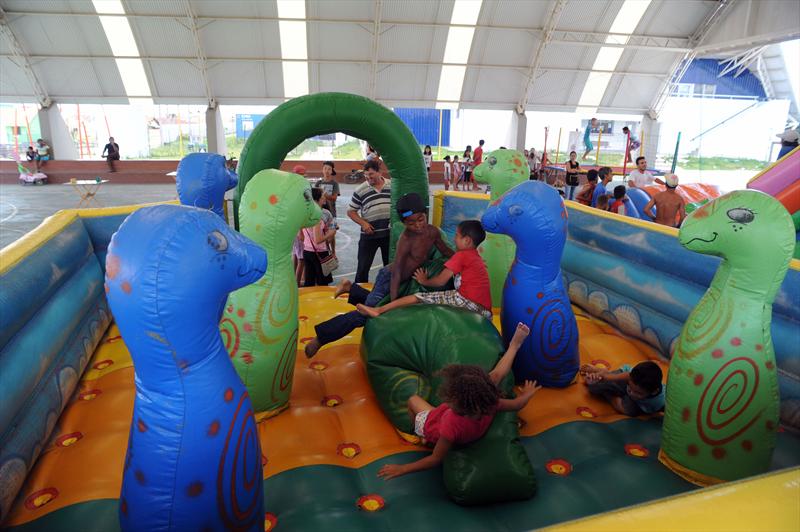 Recreação, esporte, arte, cultura e muita brincadeira: atividades gratuitas nas férias para crianças em Curitiba