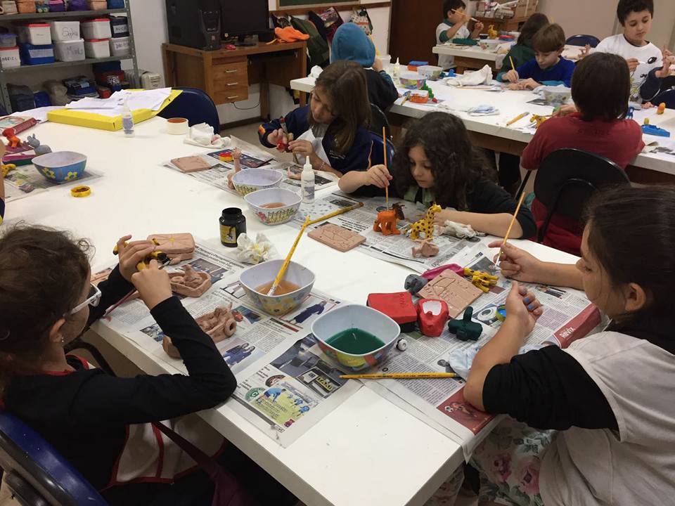 Centro Juvenil de Artes Plásticas promove Colônia de Férias para crianças e adolescentes