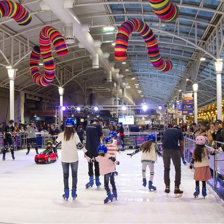 Última semana da pista de patinação no gelo no Shopping Estação