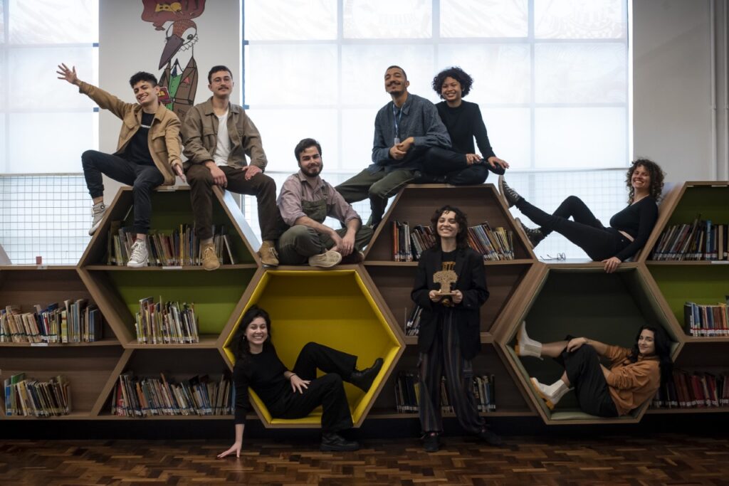Grupo Era Uma Vez, da Biblioteca Pública do Paraná, vence o Prêmio Baobá