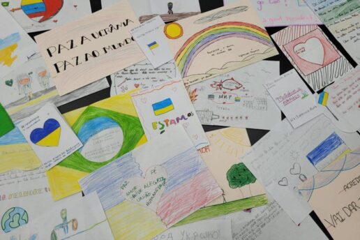 Crianças brasileiras enviam 250 cartas de esperança para crianças ucranianas