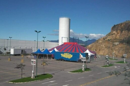 Circo Fantasy está com lona instalada no Parque Náutico