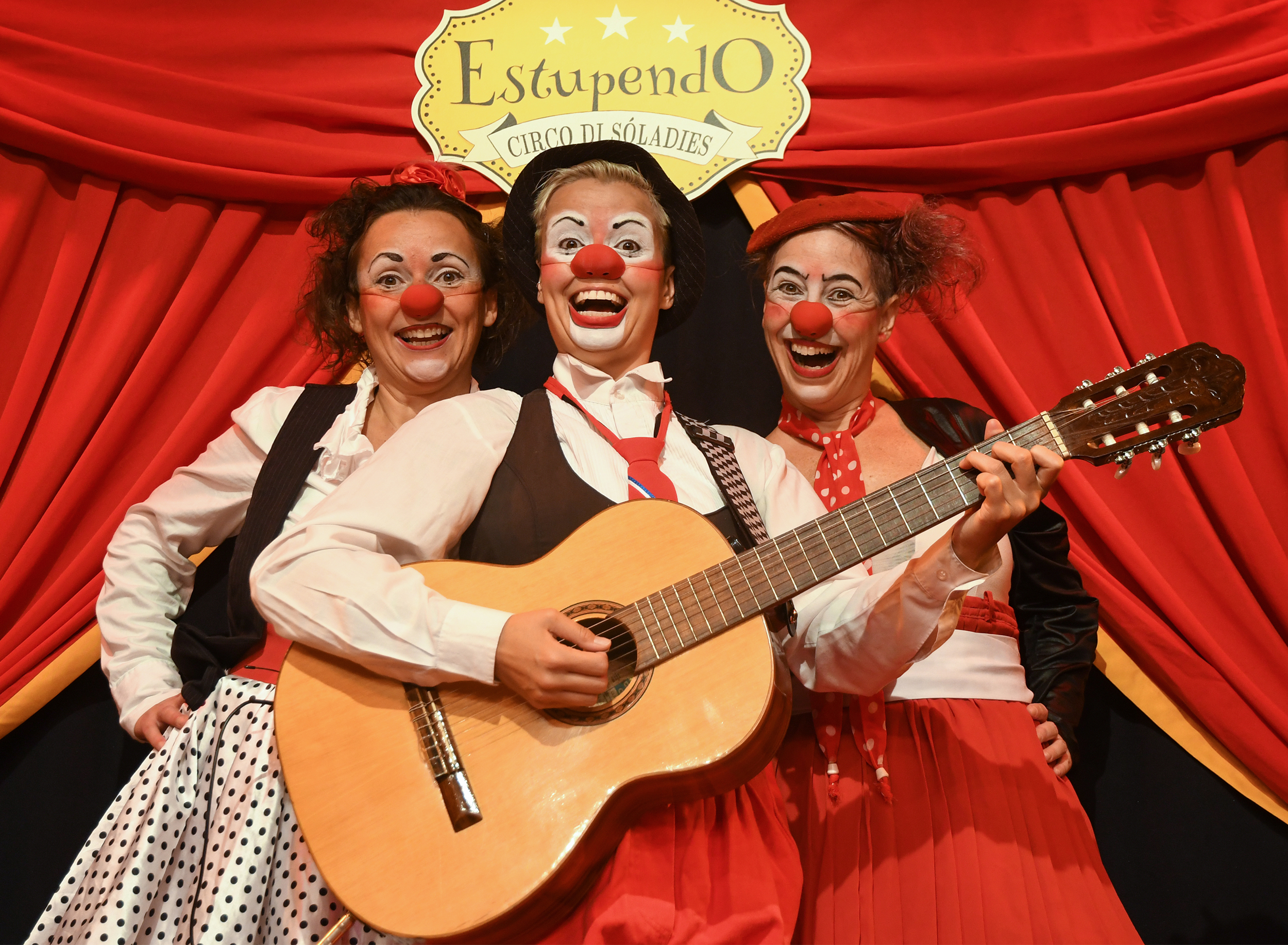 Crianças #EmCasaComSesc recebe o espetáculo “Estupendo Circo Di SóLadies”