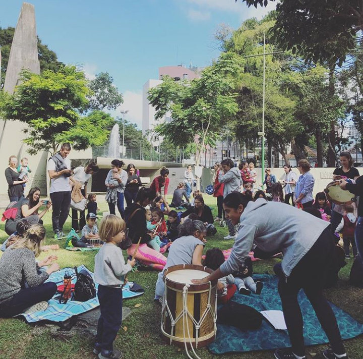 Música na Praça para crianças de todas as idades