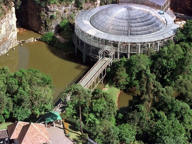 Vale da Música apresenta espetáculo circense noturno na Ópera de Arame