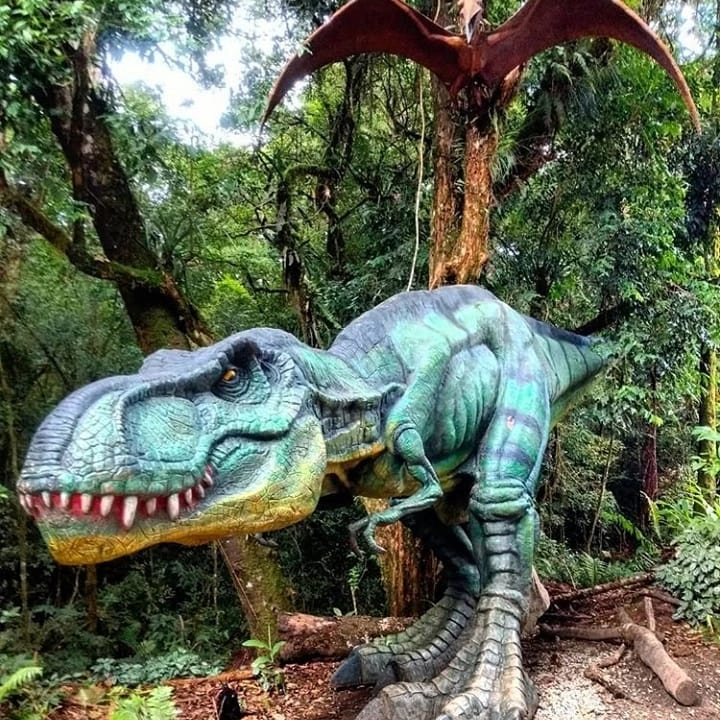 Parque dos Dinossauros tem entrada franca em Araucária