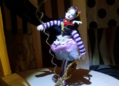 Teatro de Bonecos Dr Botica apresenta Rapunzel Circus