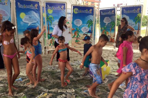 Trilha Ambiental itinerante conscientiza crianças sobre cuidados com o meio ambiente no litoral paranaense