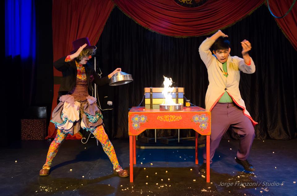 Show no formato “pague quanto vale” em comemoração ao Dia do Circo