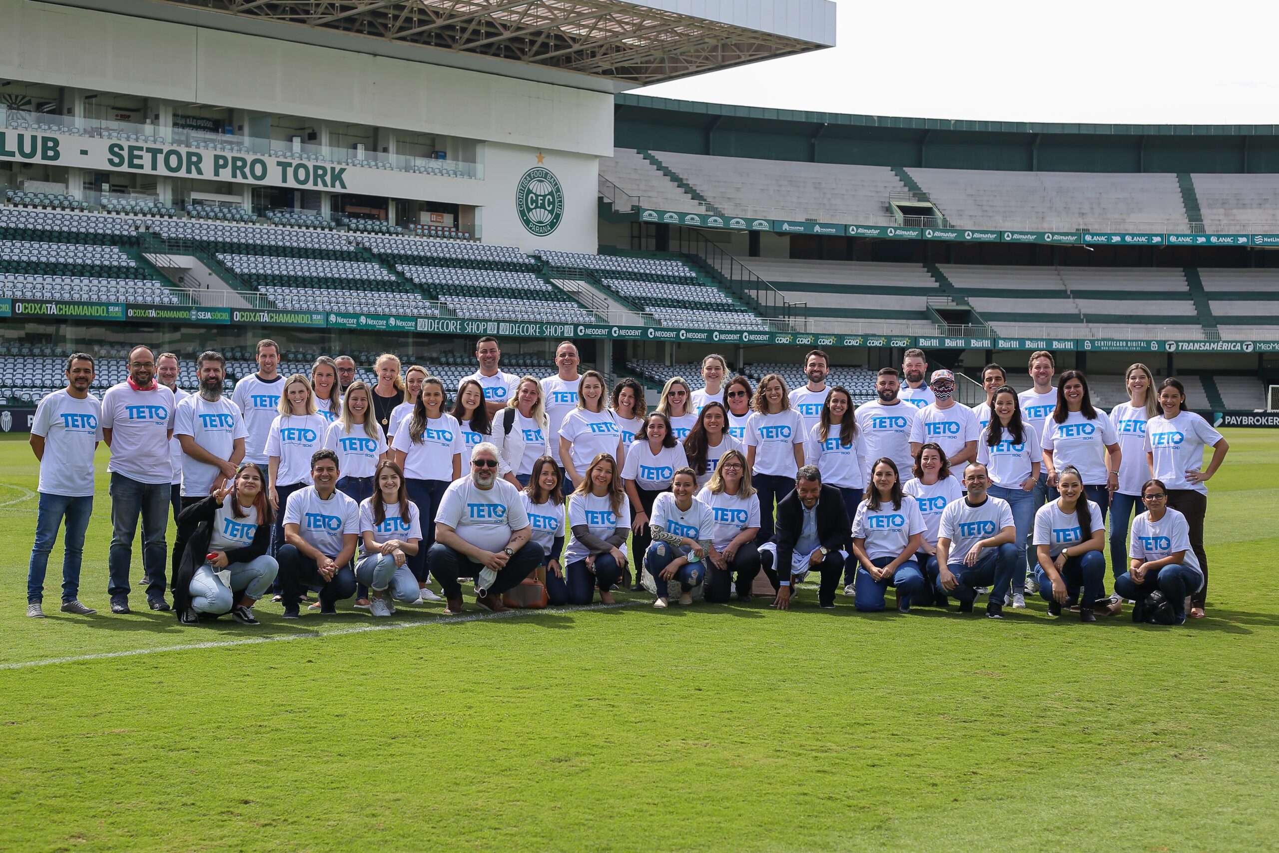 “Jogo por Um TETO” deste sábado reúne campões do futebol em causa solidária