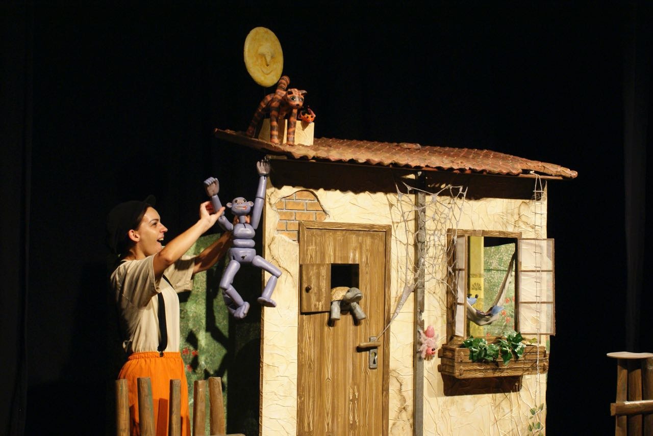6 espetáculos com ingresso consciente para curtir o teatro no fim de semana