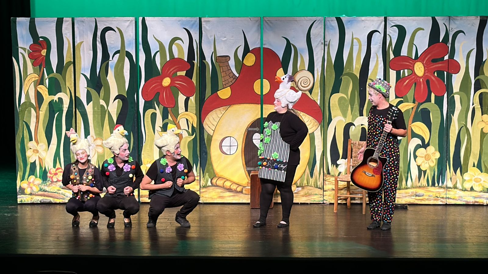 O Patinho Feio em cartaz no Teatro Lala
