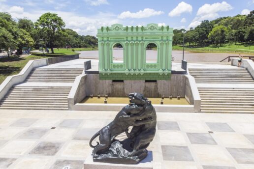 Oficina infantil une brincadeira e arte com esculturas em Curitiba