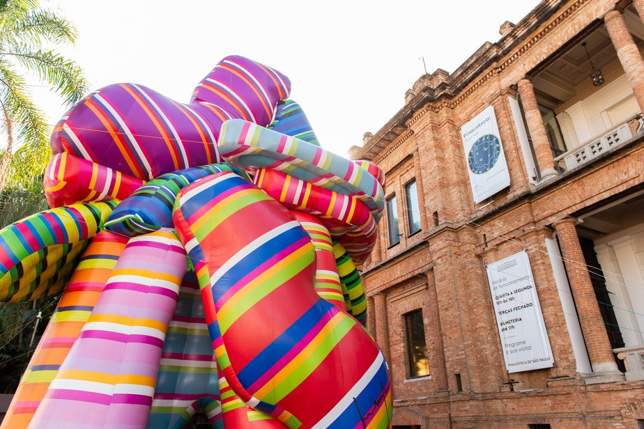 Pinacoteca de SP recebe inflável de 15 metros feito por artista argentina