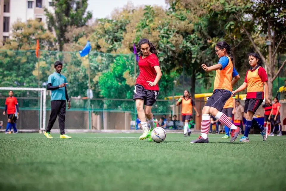 FutDelas: UFPR oferece treinamento gratuito de futebol para meninas