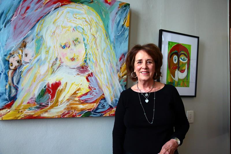 Oficinas gratuitas de colagem e desenho com Mariza Del Claro