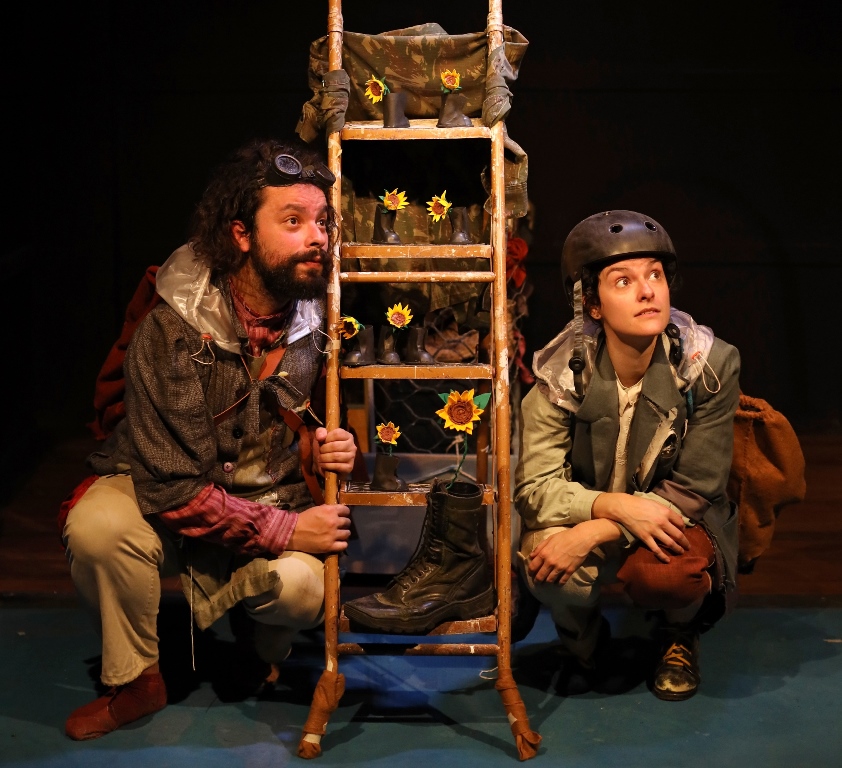 Peça infantil “Atravessar o Mar Para Sempre” no Teatro Novelas Curitibanas