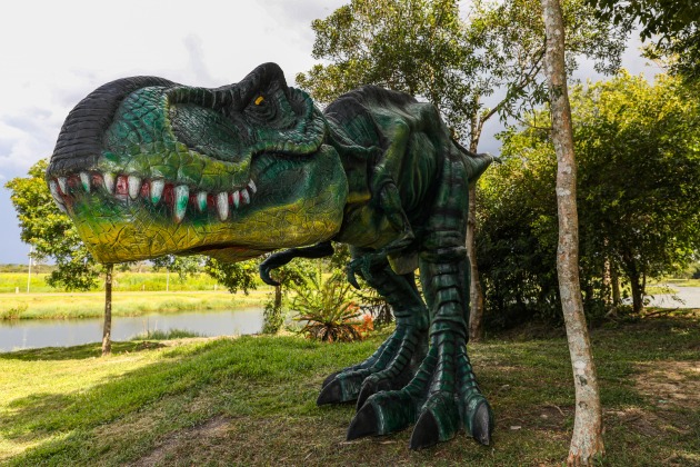 Dinossauros voltam a Pinhais para comemorar o aniversário da cidade