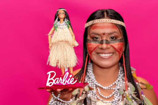 Indígena brasileira inspira boneca inédita da Barbie