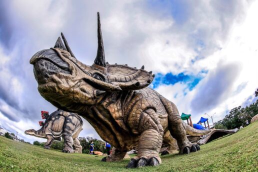 Dinossauros voltam ao Parque Cachoeira, em Araucária