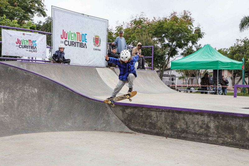 Fim de semana tem festival de handebol e de skate, piscina de graça e lazer ao ar livre em Curitiba