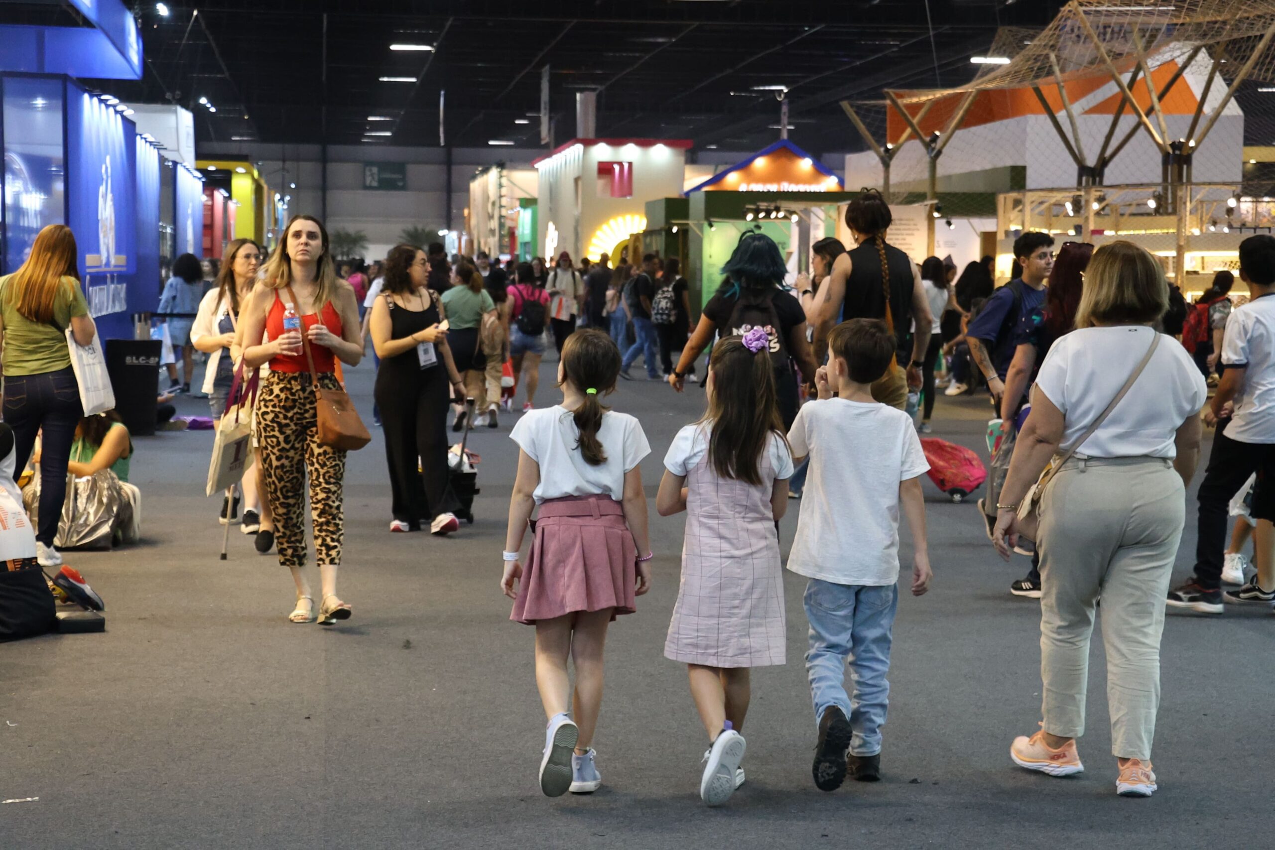 Curitiba será palco da primeira Bienal Internacional do Livro no Paraná em 2025