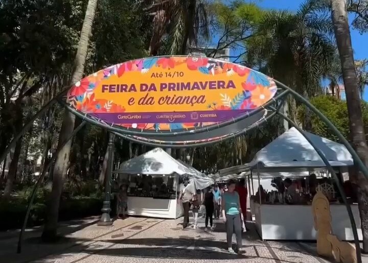 Feirinha da Primavera e da Criança na Praça Osório