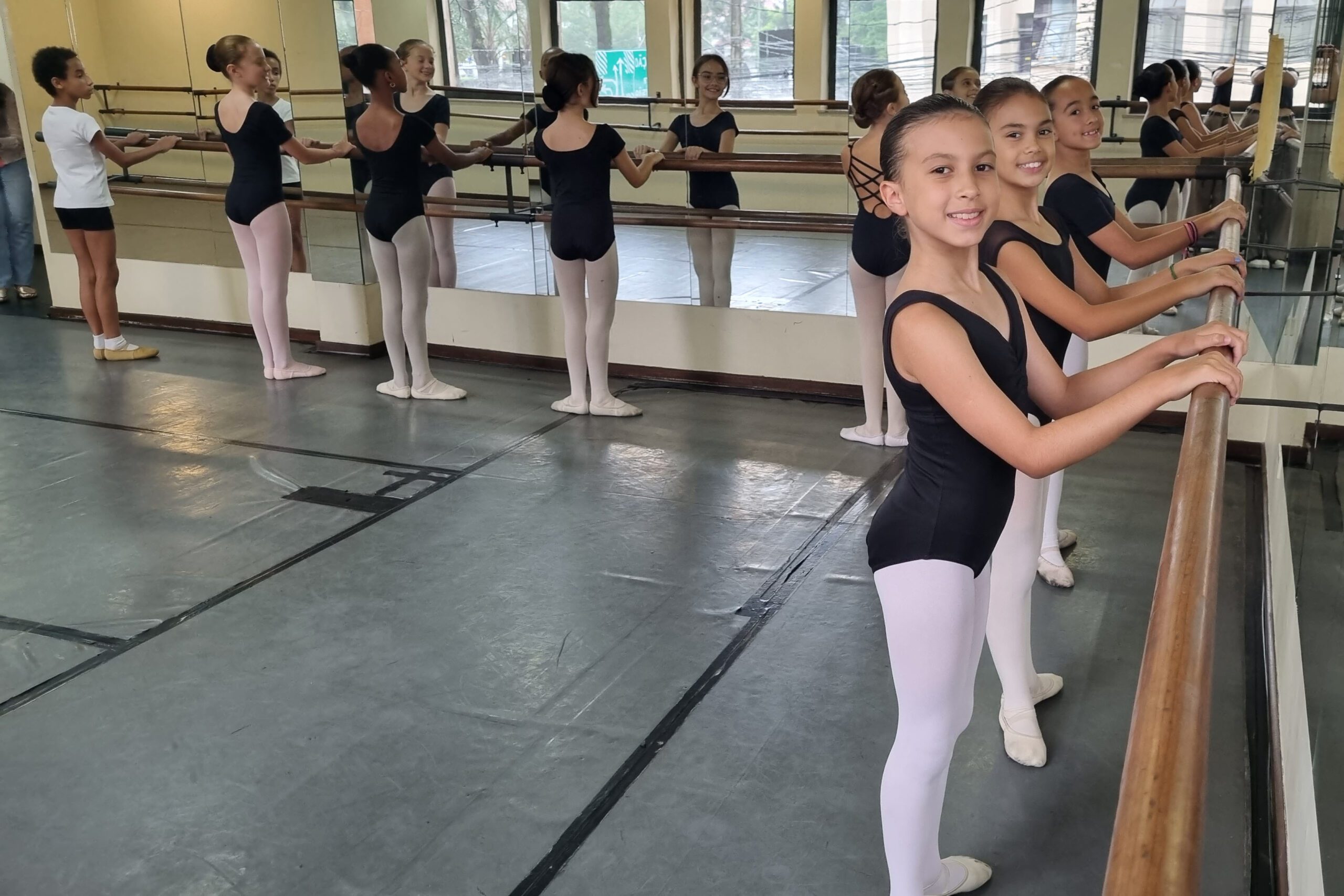 Escola de Dança Teatro Guaíra abre inscrições para 2025