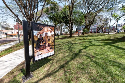 Galeria ao ar livre: obras de Alfredo Andersen estão na praça que leva o nome do pintor