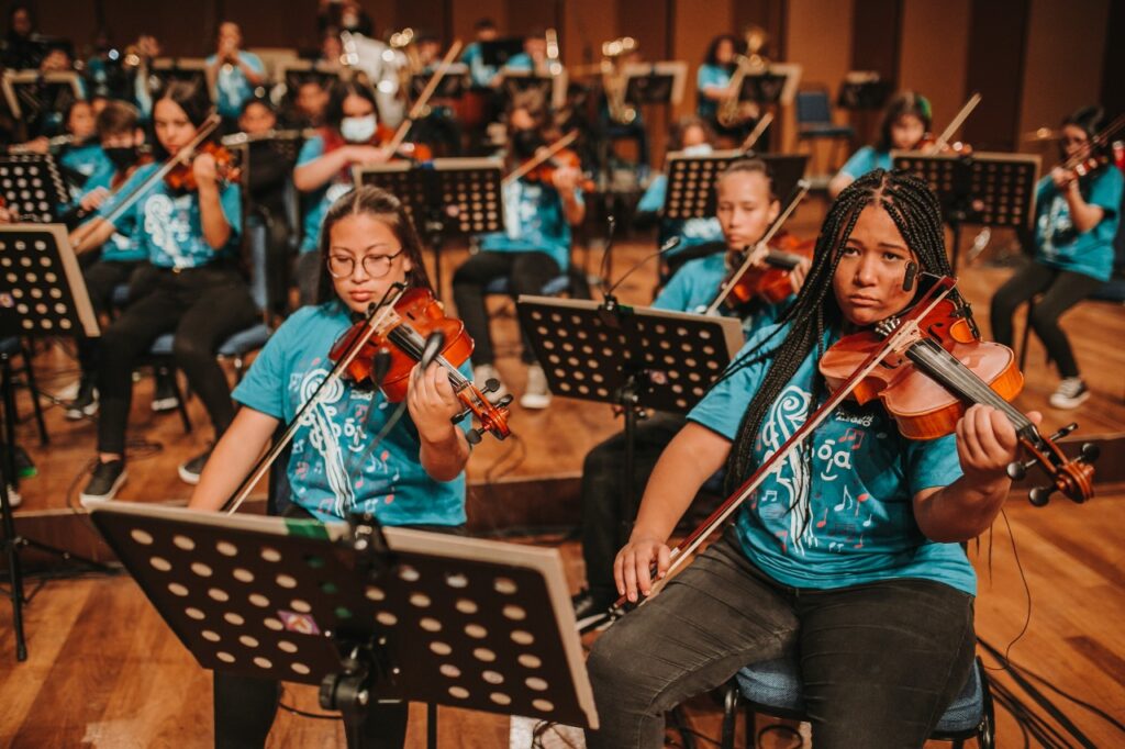 Aulas gratuitas de viola de arco para crianças; inscrições até 1º de junho