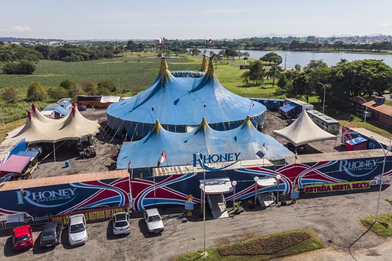 Circo Rhoney Espetacular ocupa o Parque Náutico, no Boqueirão