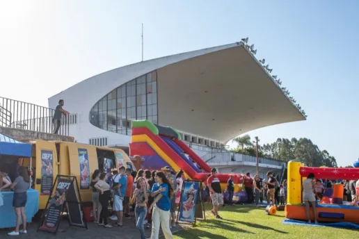 Corridas ao vivo e Festival da Coxinha acontecem neste sábado no Jockey Club
