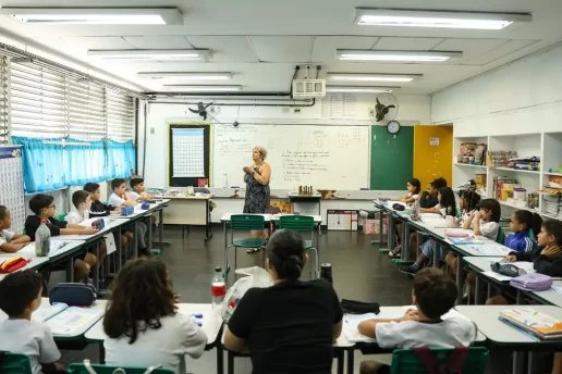 Professores de todo o país começam a receber, em outubro, a Carteira Nacional de Docente no Brasil