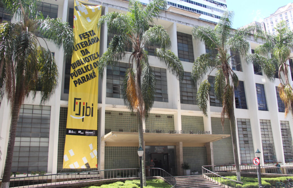 Biblioteca Pública do Paraná promove a 8ª edição da Flibi