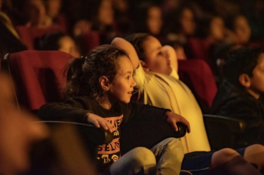 Inscrições abertas para a 3ª edição do programa Crianças no Teatro