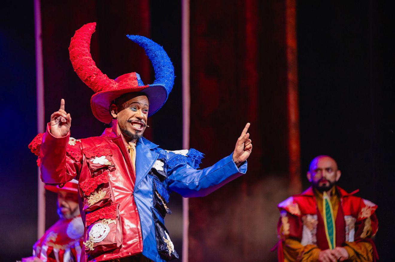 Espetáculo musical leva releitura amazônica do clássico de Shakespeare a partir da ótica do Boi Bumbá de Parintins a Curitiba