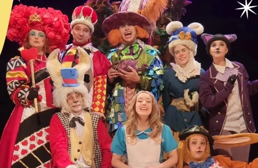 Alice no País das Maravilhas retorna ao Teatro Regina Vogue