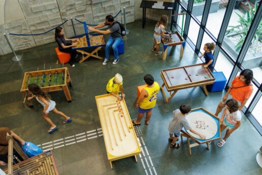 Parque dos Jogos Tradicionais percorre Curitiba com programação gratuita que resgata a cultura do brincar