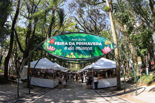 Feiras da Primavera e da Criança nas praças Osório e Santos Andrade